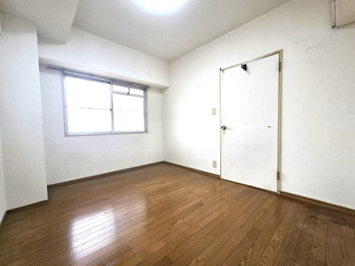 【洋室】 | エバーライフ南大橋 | 落ち着いた色調の洋室です