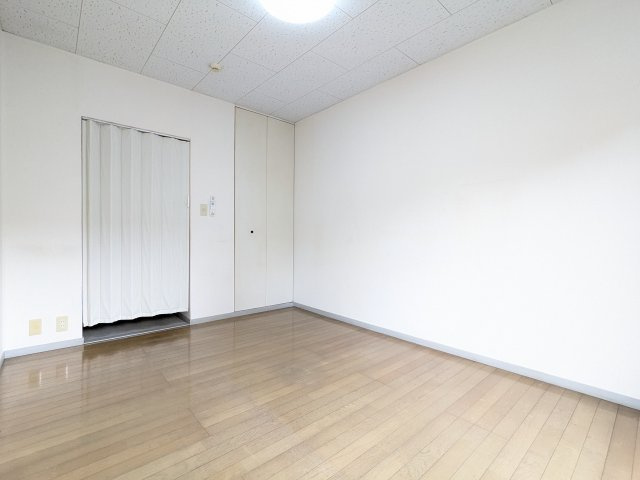 リンデンハイム宮代の居間・リビング|ゆったりとした居間です