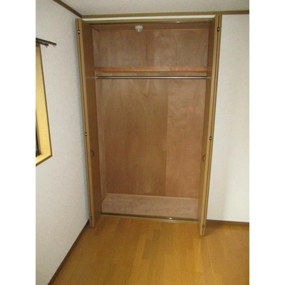 【収納】 | フローラ・コート | ハンガーラック付きで楽々収納♪