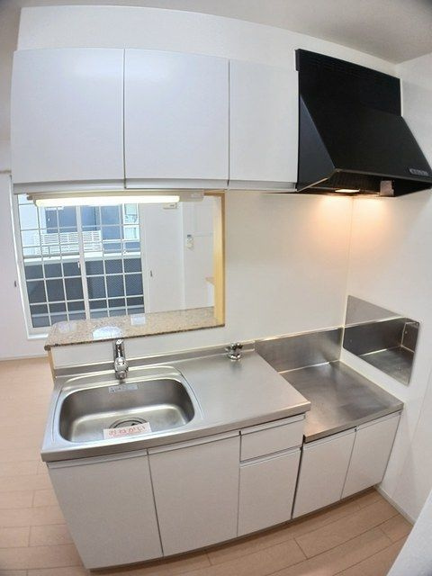 クリスタルガーデン　リリーのキッチン|反転