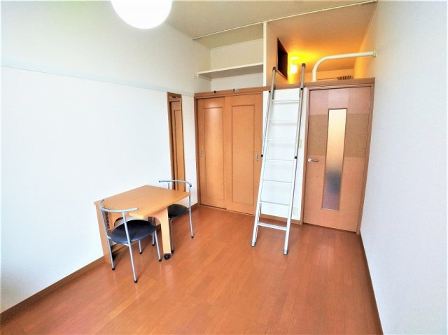 レオパレスエクセル中里の居間・リビング|おしゃれなリビングです