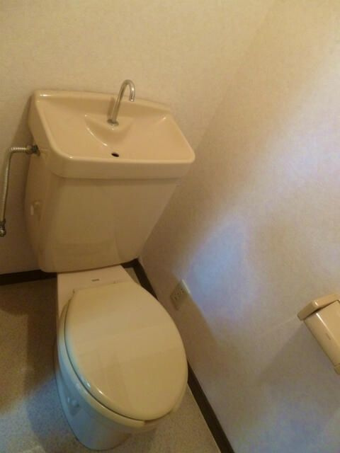 横浜市南区大岡３丁目の賃貸マンションのトイレ
