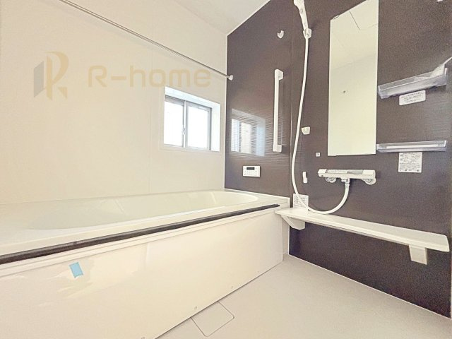 守谷市薬師台7丁目　新築戸建て　B号棟の浴室|１坪タイプの大きなお風呂で、小さなお子様とご一緒に入浴いただける広さです！