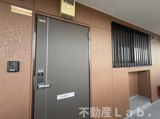 ハイツルーエンの玄関