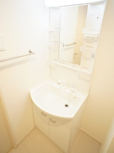 リブリ・すみれ草の洗面所