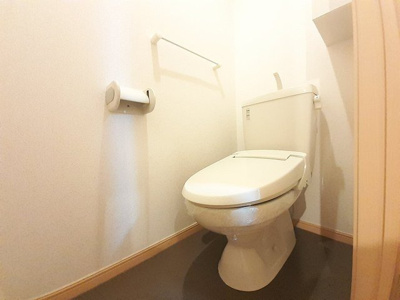 【トイレ】 | カーサ・デ・北在家 | 清潔感のあるトイレです