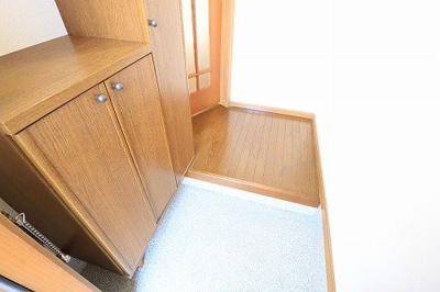 【玄関】 | コーポ寒田 | 明るい玄関です