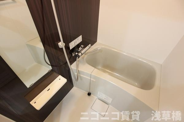 ログリアの浴室