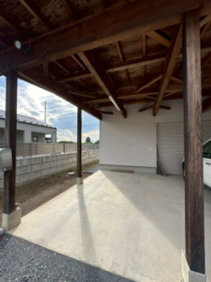 【駐車場】 | NHハウス | 屋根付きの駐車場です！