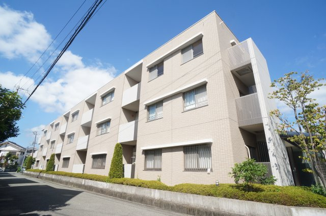 フローラル宝塚の外観