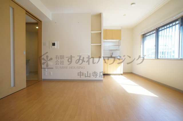 フローラル宝塚の居間・リビング|参考、同建物・同間取りの号室