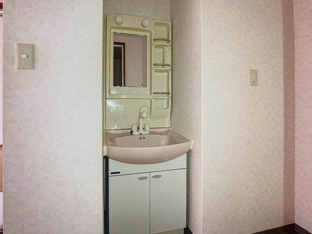 ピュアタウンAの独立洗面台