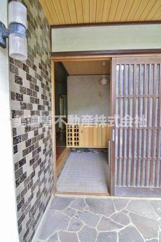 ６５６０１　岐阜市御望中古戸建の玄関