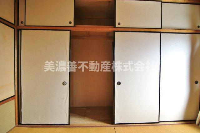 ６５６０１　岐阜市御望中古戸建の収納