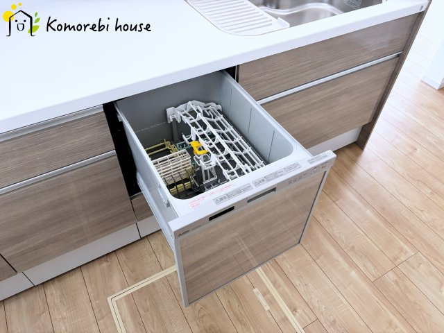 桶川市坂田西　１期　新築一戸建て　クラフトピット　01のキッチン|毎日の洗い物が楽になるあったら嬉しい食洗器です。