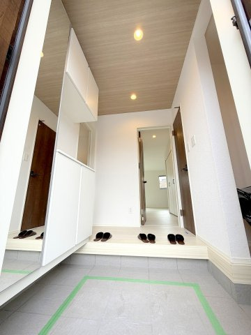 昭島市福島町3丁目　新築戸建　全3棟の玄関