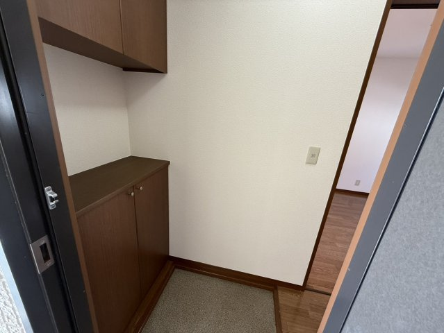 ドエル金勝寺　Bの玄関