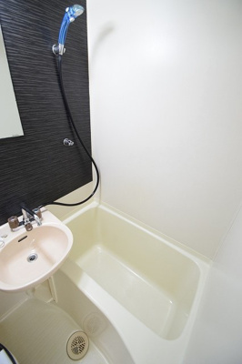 【浴室】 | アップルハウス弘明寺2 | 実際の写真とは異なる場合がございますので、必ず内見してからお申込みください。