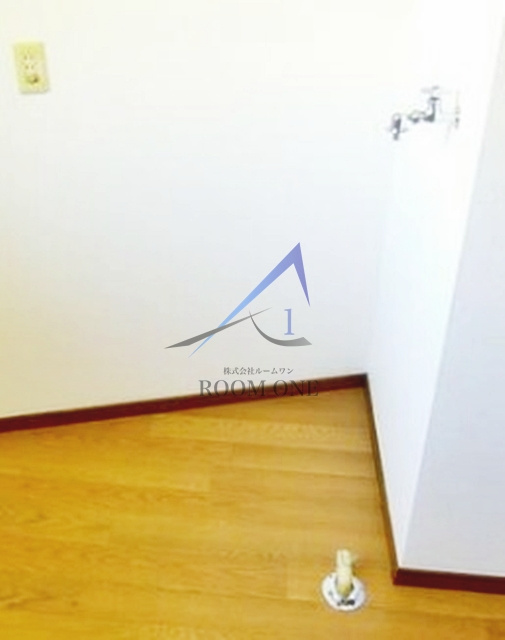 高野荘の設備|洗濯機置き場です。