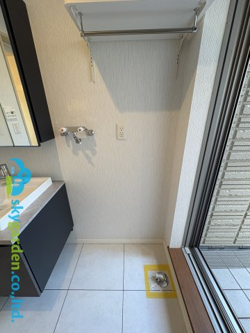 茅ヶ崎市菱沼1丁目　中古戸建のランドリースペース
