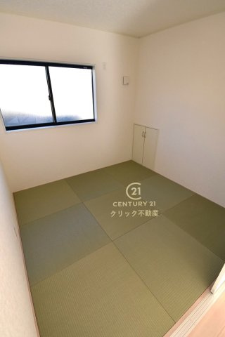 Cradlegarden　 ひたちなか市相金町　第1　2の前面道路含む現地写真|敷地面積約52坪。前面道路幅6メートル、開放的な角地です。気になる他の物件と合わせての現地ご案内も可能です。お気軽にお問い合わせください。

