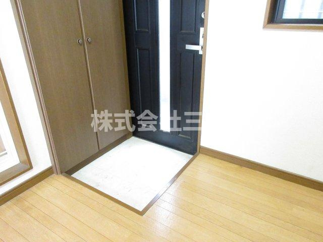 フェニックスカネヨ平和台の玄関