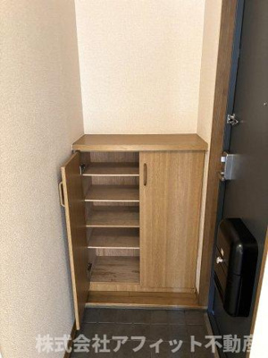 【玄関】 | エスポワール曙　A | シューズボックス付き