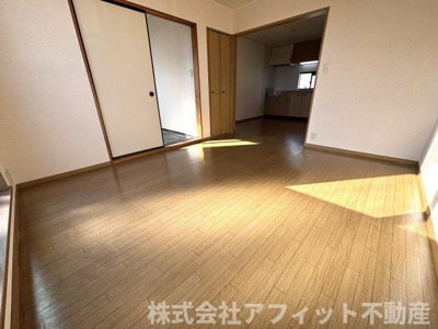 【居間・リビング】 | エスポワール曙　A