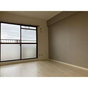 リアライズ若鶴の居間・リビング