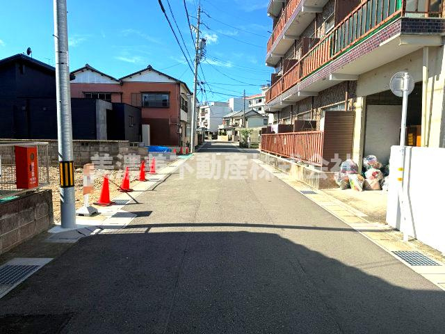 ６５４６２　岐阜市日光町6丁目土地の前面道路含む現地写真