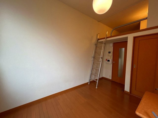 レオパレスリレーションの居間・リビング