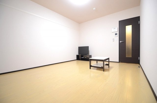 クレイノＫサンライトⅤの居間・リビング