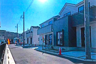 【前面道路含む現地写真】