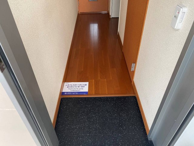 レオパレスセラビの玄関