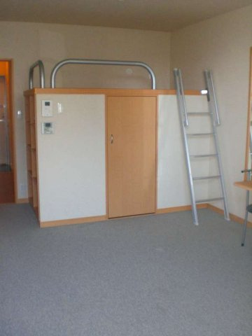 レオパレスソレーユⅢの居間・リビング