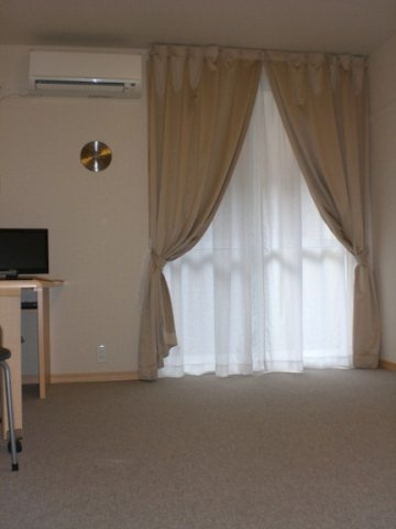 レオパレスソレーユⅢの居間・リビング