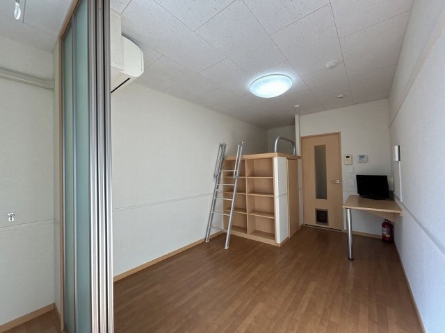 レオパレスルミエール西台の居間・リビング