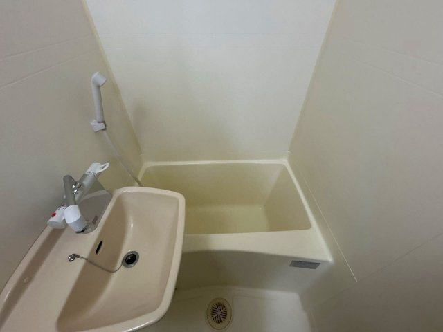 レオパレスボヌールの浴室