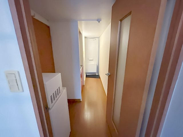 レオパレスボヌールの玄関