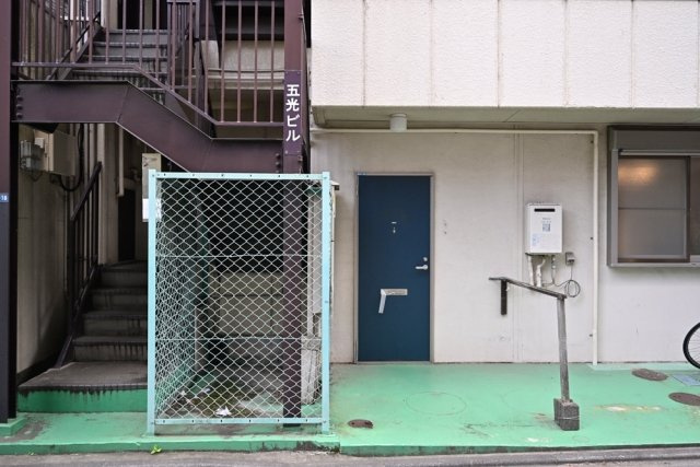 五光ビルのエントランス