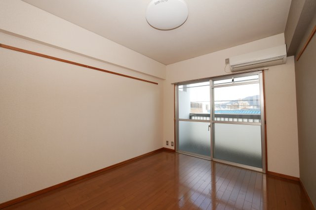 ポエトリー・オバラの居間・リビング|ポイトリー・オバラ304　