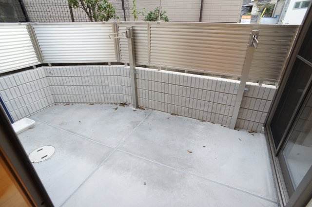 シャーメゾン　エム・アイ・ケイ宝塚の庭