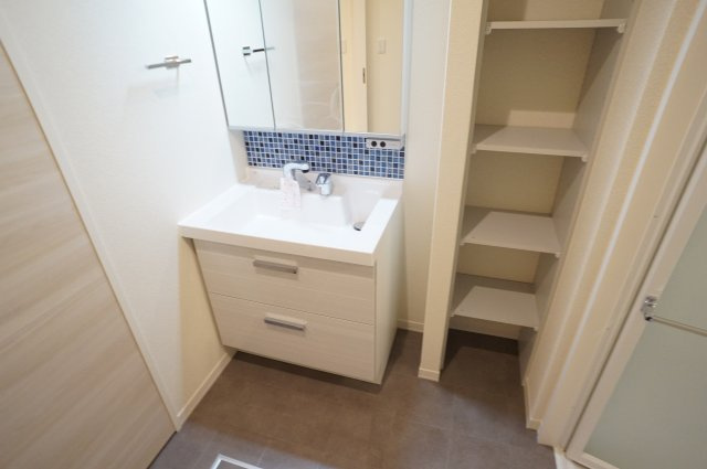 シャーメゾン　エム・アイ・ケイ宝塚の洗面所