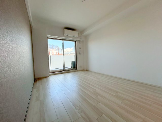 サムティ上新庄レジデンスの居間・リビング