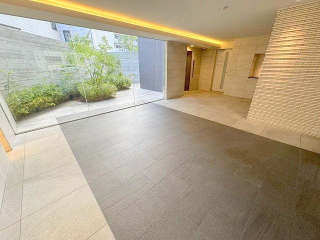 サムティ上新庄レジデンスのロビー