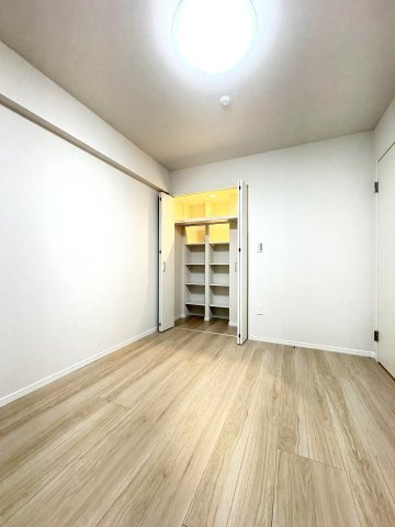 ライオンズマンション木根川中央公園の洋室