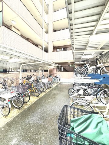 ライオンズマンション木根川中央公園の駐輪場