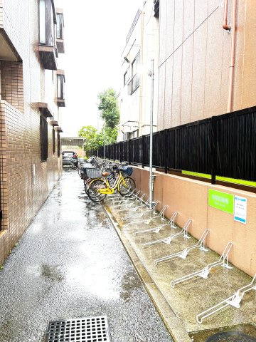 ライオンズマンション木根川中央公園の駐輪場