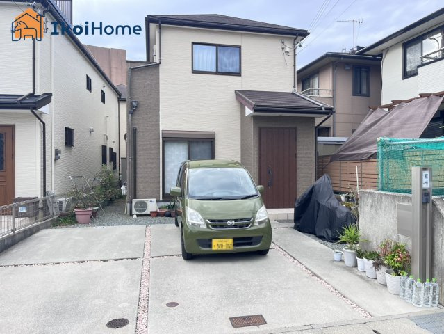 神戸市西区水谷2丁目　中古戸建の外観|駐車２台可！敷地43.83坪ありますのでゆったりしております！南側は隣地との間隔も広く日当たり良好！