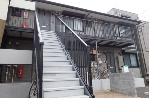 グレイシス王子Ｂ棟のエントランス